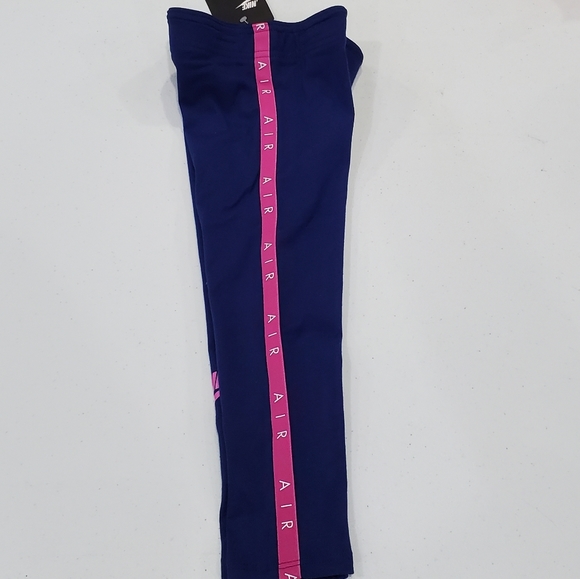 🆕️ Nike Boxy Tee - Picture 6 of 10